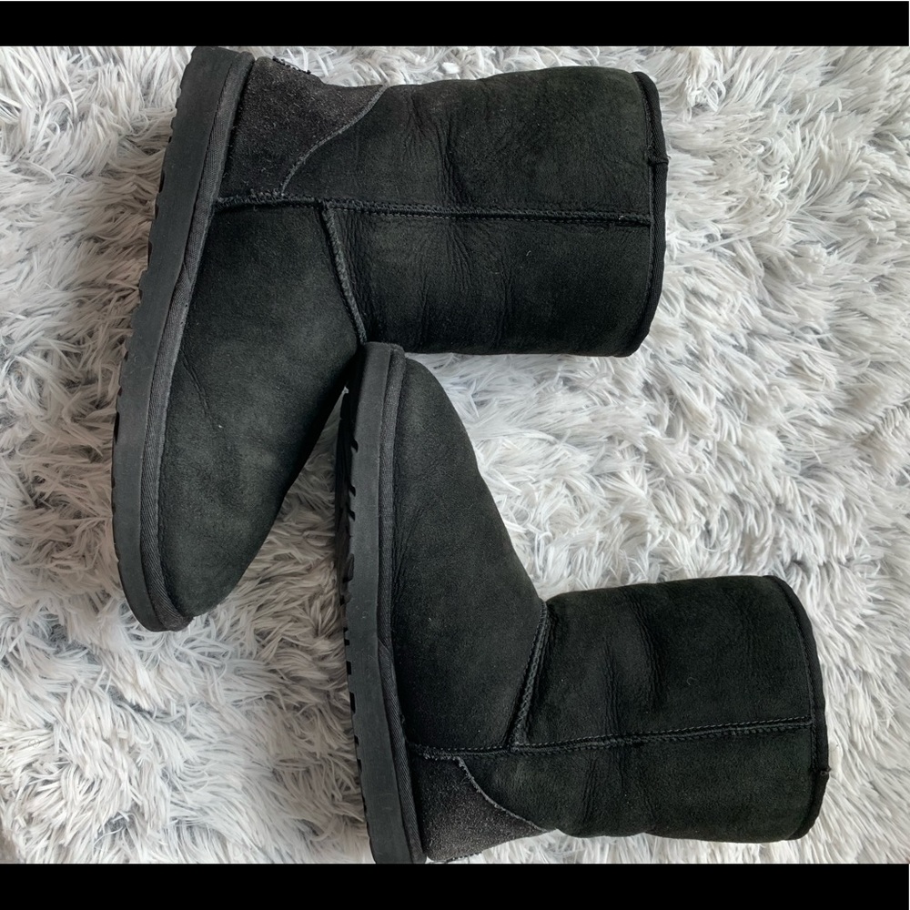 Black uggs - Picture 6 of 6